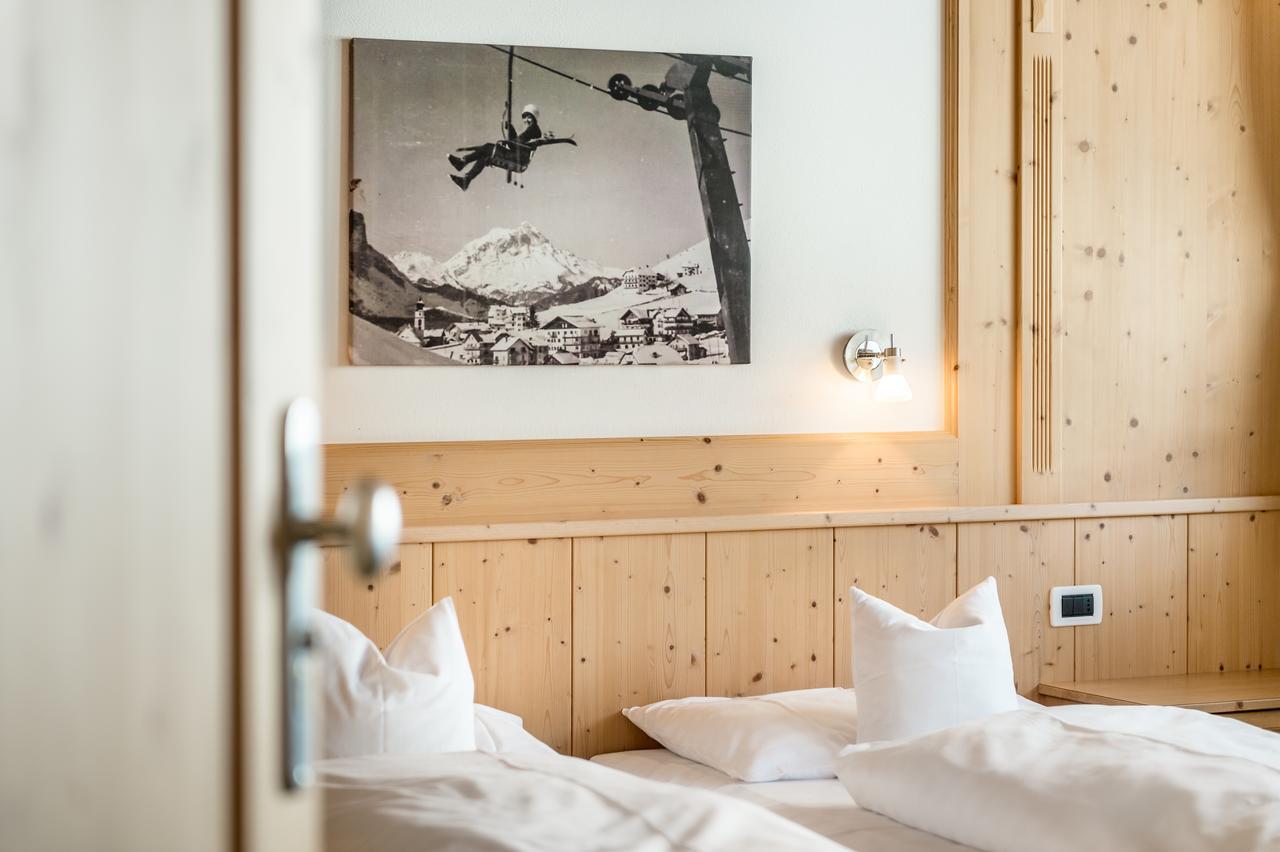 B&B - Hotel Ciasa Rue Blanch San Cassiano  Luaran gambar