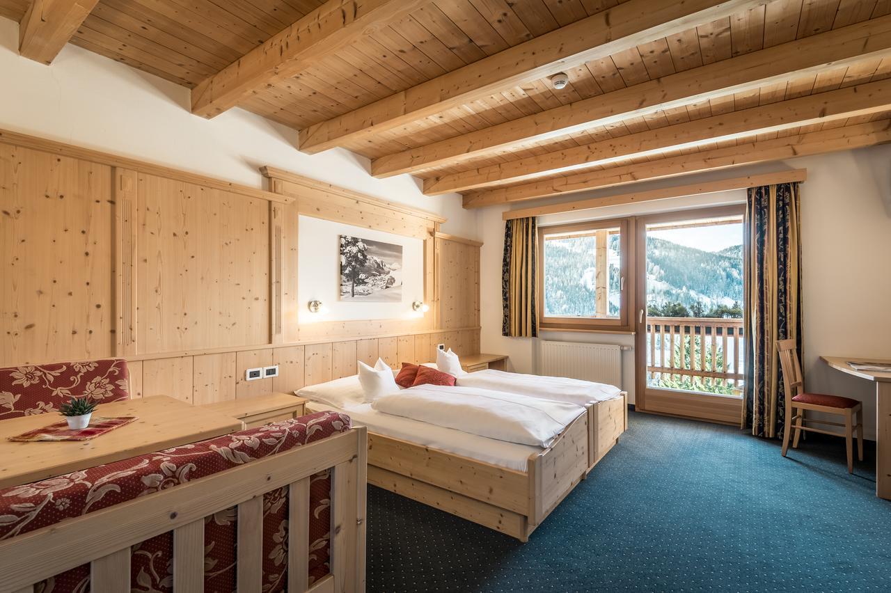 B&B - Hotel Ciasa Rue Blanch San Cassiano  Luaran gambar