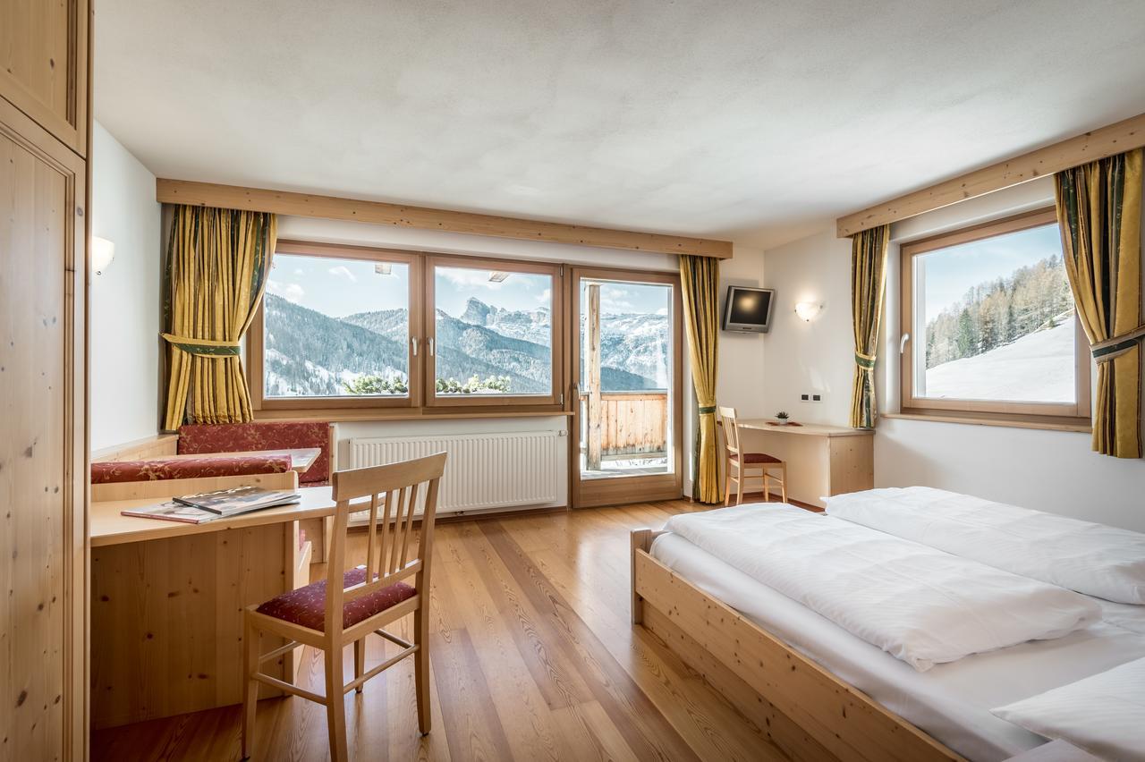 B&B - Hotel Ciasa Rue Blanch San Cassiano  Luaran gambar