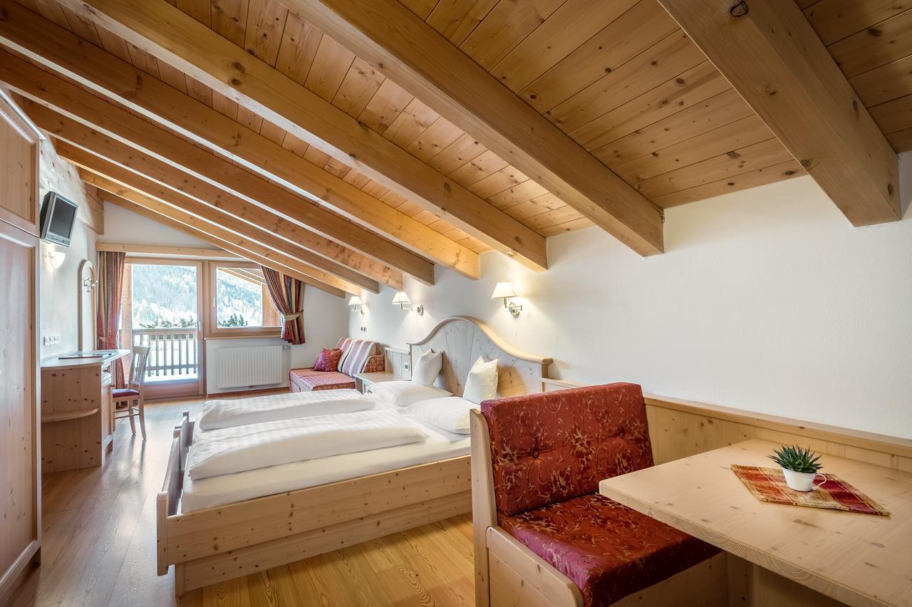 B&B - Hotel Ciasa Rue Blanch San Cassiano  Luaran gambar